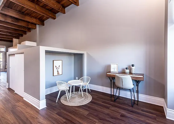 Family Friendly 3-Bedroom Beauty In Le Plateau By Denstays